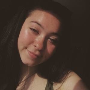 Meet your Posher, Desiree